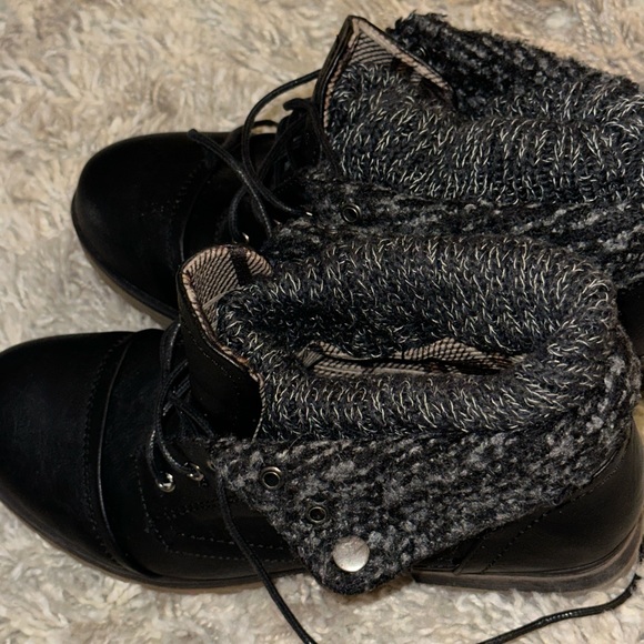 REFRESH WYNNE-01 Women's Combat Style lace up Ankle Bootie 9 - Picture 5 of 9